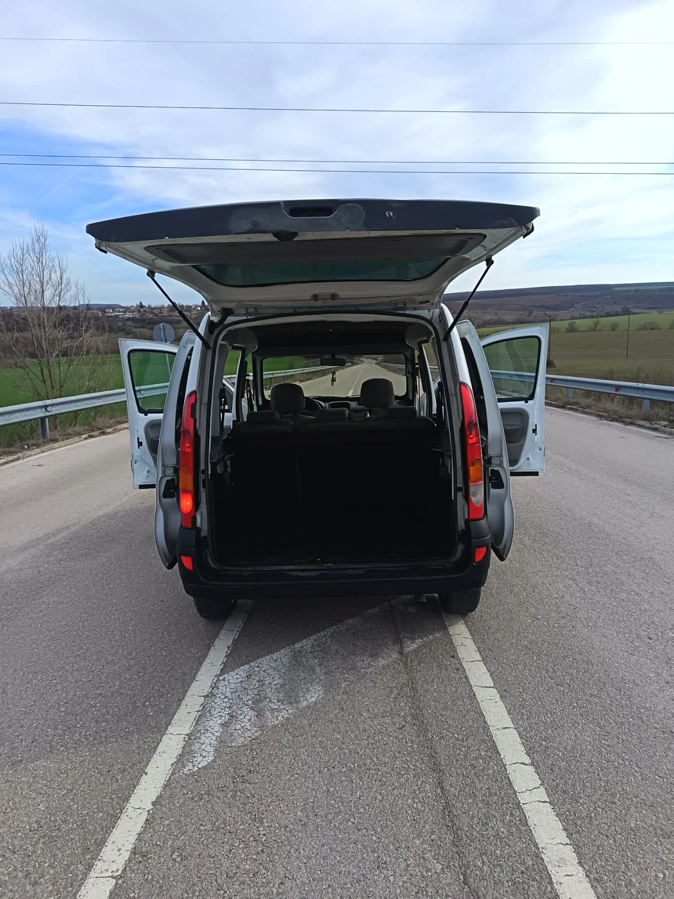 Renault Kangoo 1.5 dci, снимка 9 - Автомобили и джипове - 54182866