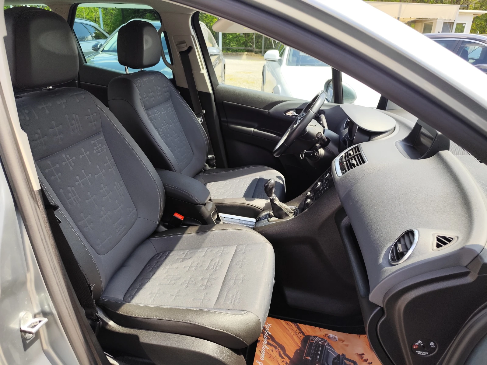 Opel Meriva 1.6CDTi* FACE* NAVI* LED* EURO6B* , снимка 12 - Автомобили и джипове - 54412702