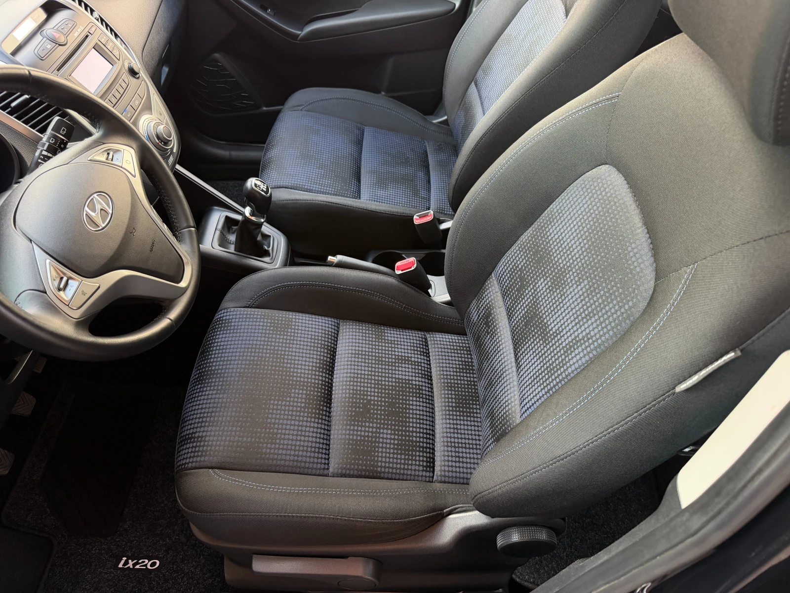 Hyundai Ix20 1.6i* СЕРВИЗНА КНИЖКА С ПЪЛНА ИСТОРИЯ В Hyundai , снимка 6 - Автомобили и джипове - 54771585
