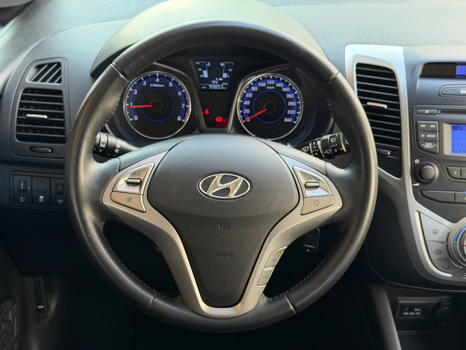 Hyundai Ix20 1.6i* СЕРВИЗНА КНИЖКА С ПЪЛНА ИСТОРИЯ В Hyundai , снимка 9 - Автомобили и джипове - 54771585