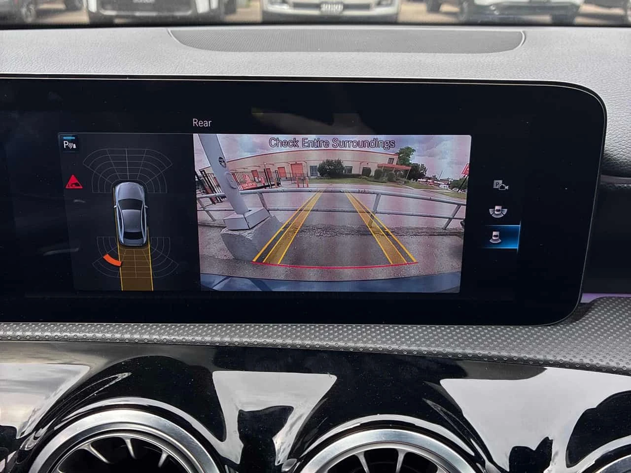 Mercedes-Benz A 35  AMG| ALCANTARA| 360CAM| MEMORY| PANO| , снимка 16 - Автомобили и джипове - 55058445