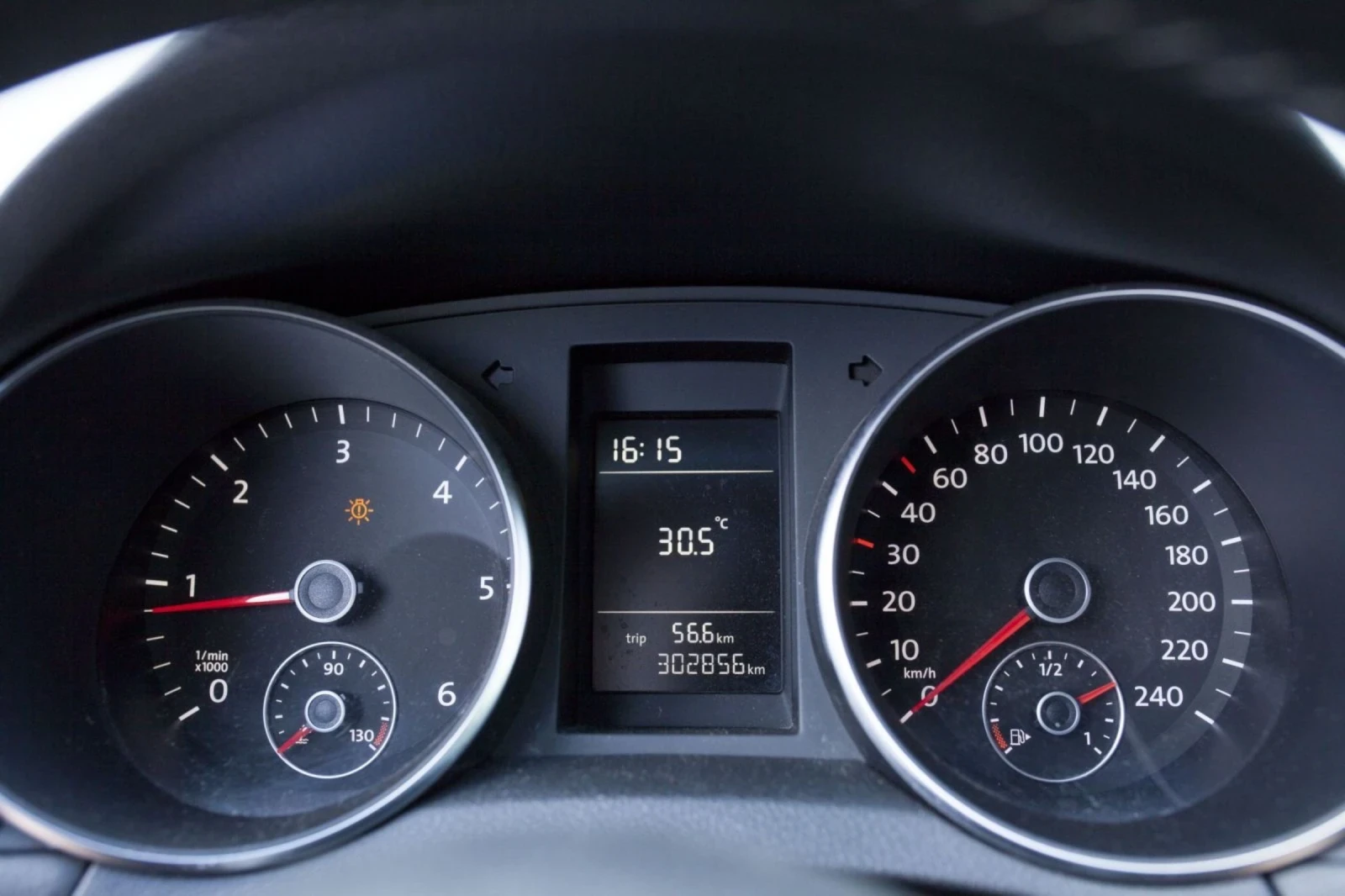 VW Golf, снимка 5 - Автомобили и джипове - 55078576