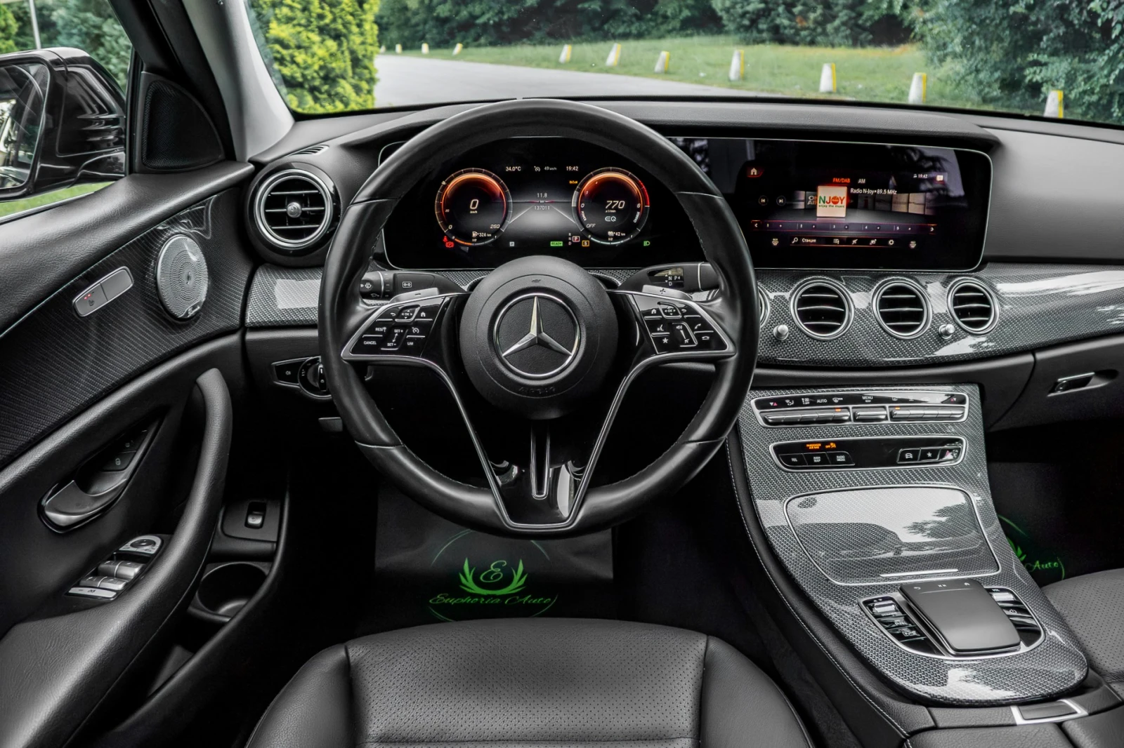 Mercedes-Benz E 300 de* AMG EXCLUSIVE* 3xTV* CARBON* ГАРАНЦИЯ, снимка 14 - Автомобили и джипове - 55090160