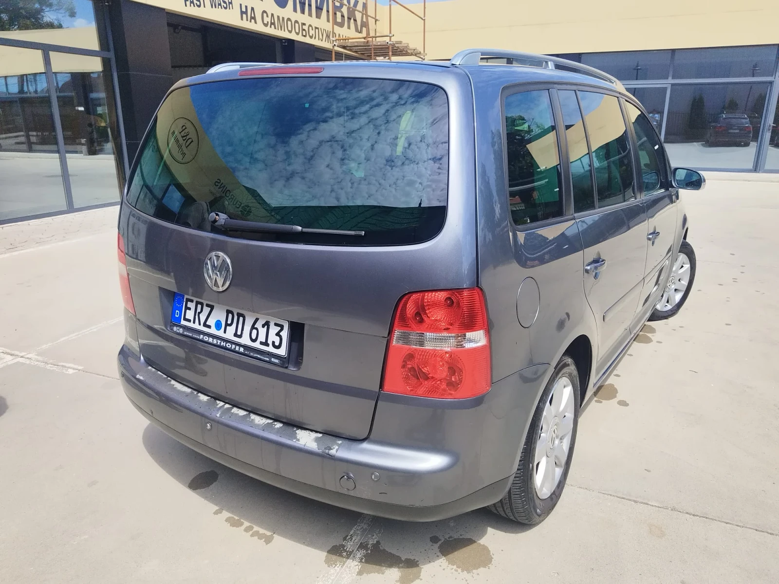 VW Touran, снимка 4 - Автомобили и джипове - 55398802