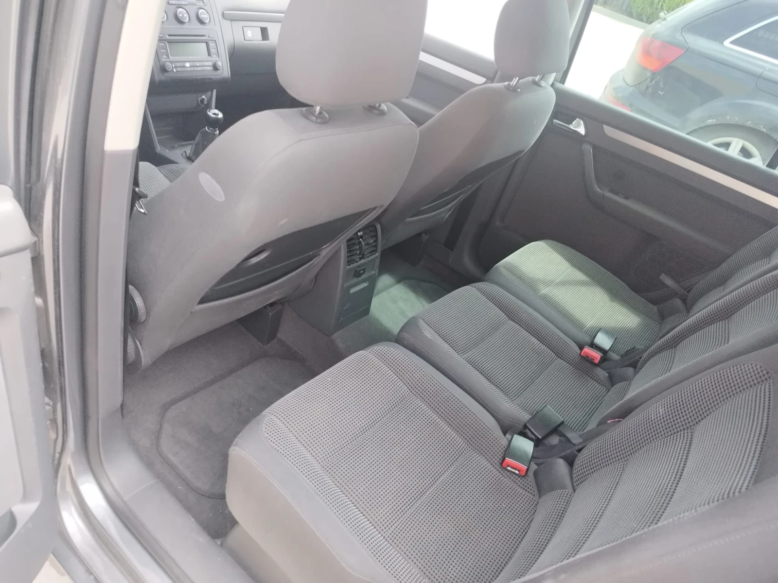 VW Touran, снимка 7 - Автомобили и джипове - 55398802