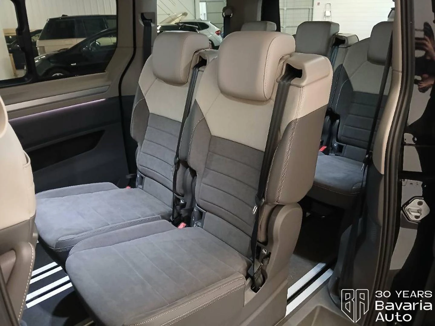 VW Multivan Style DSG Easy Open Basic, снимка 8 - Автомобили и джипове - 55401603
