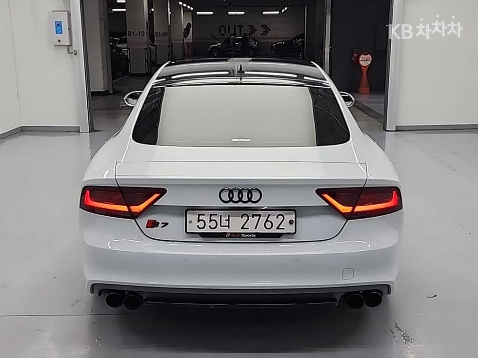 Audi S7 QUATTRO* HUD* DISTR* PANO* ПОДГРЕВИ, снимка 2 - Автомобили и джипове - 55537465