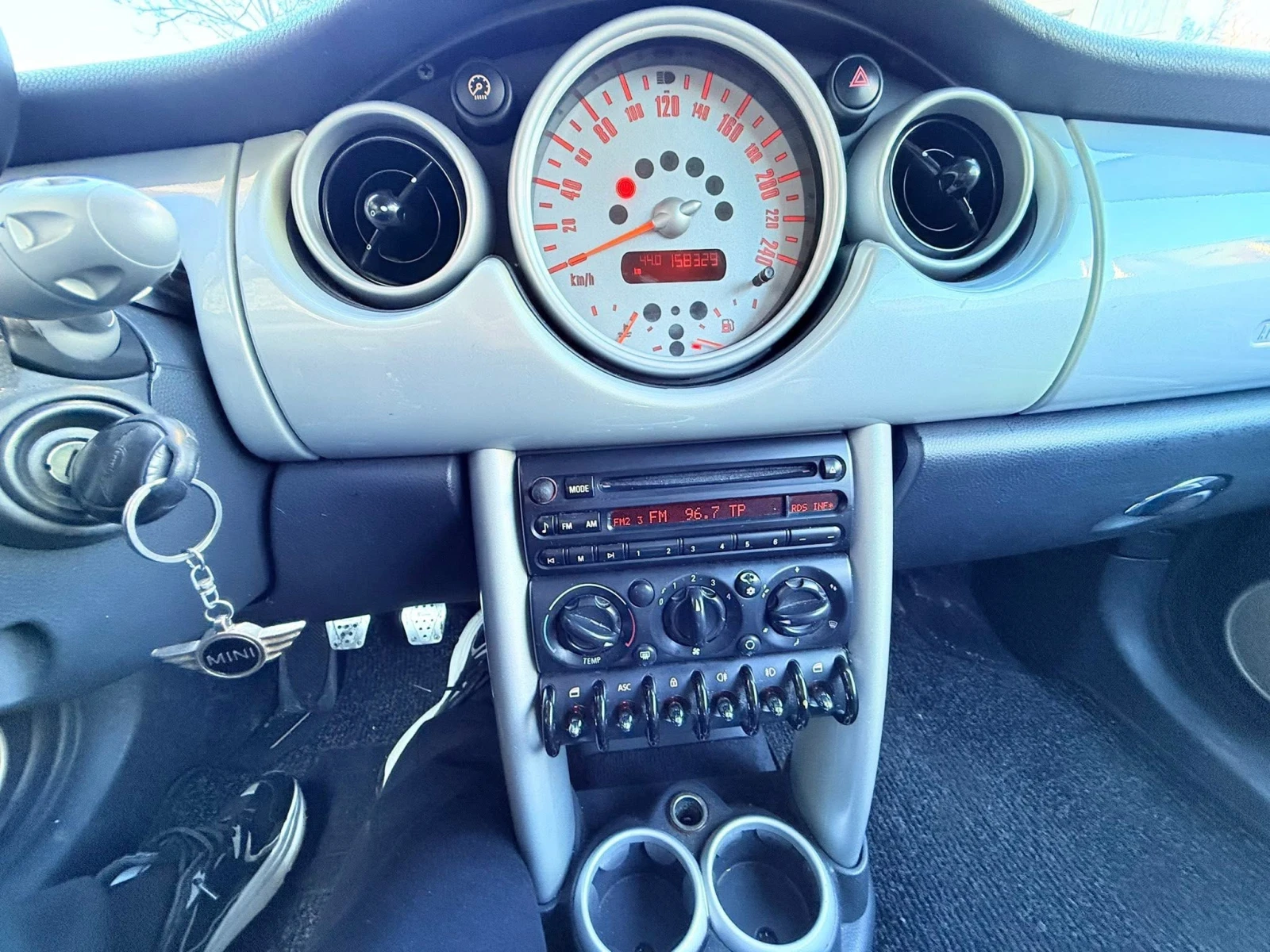 Mini Cooper Обслужен С газ-инц Евро 4 , снимка 6 - Автомобили и джипове - 56155900