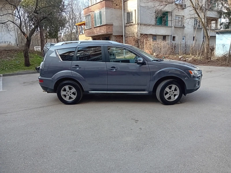 Mitsubishi Outlander, снимка 3 - Автомобили и джипове - 47265510