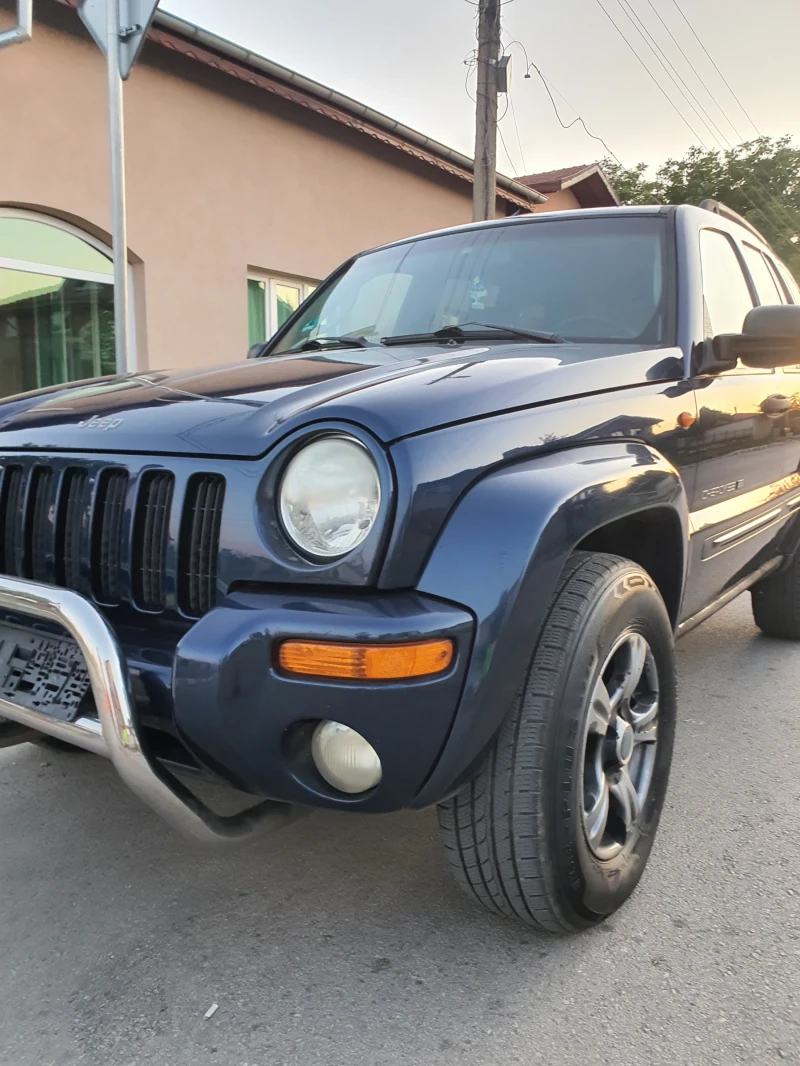 Jeep Cherokee 3.7 212 кс 2003 бензин