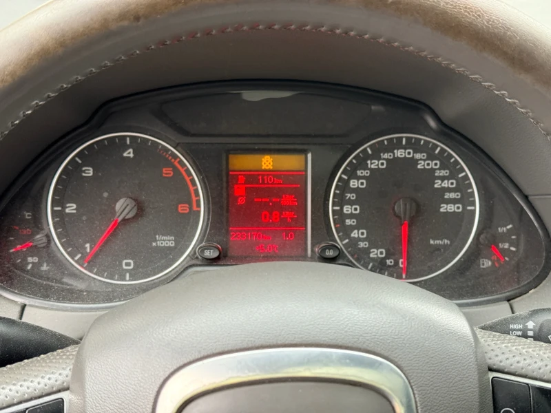 Audi Q5 2.0TDI* 170k.c* quattro* PANORAMA* ITALIA, снимка 12 - Автомобили и джипове - 53012093