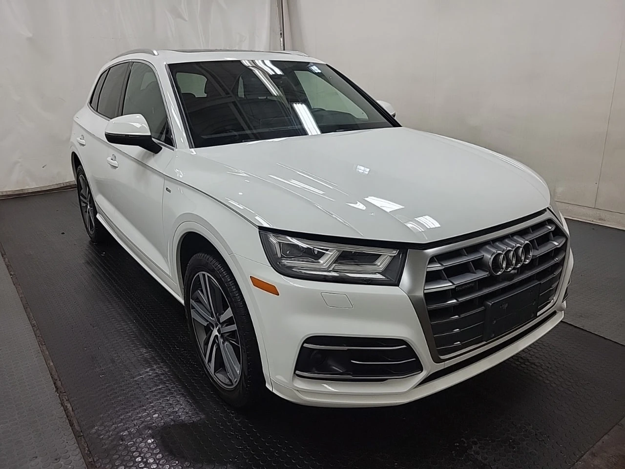 Audi Q5 TECHNIK * CARFAX * АвтоКредит * Цена до България*  - изображение 2