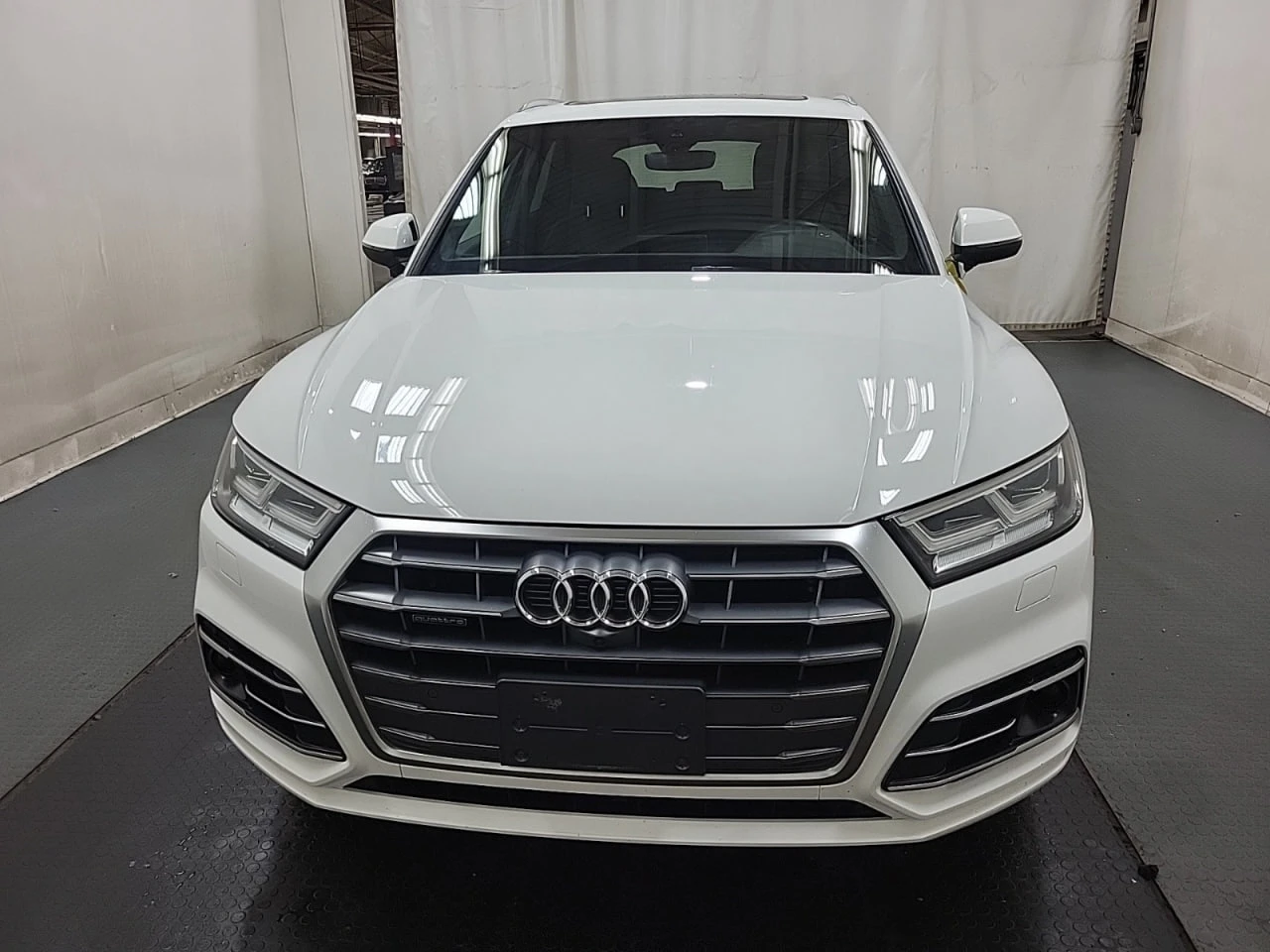 Audi Q5 TECHNIK * CARFAX * АвтоКредит * Цена до България*  - изображение 6