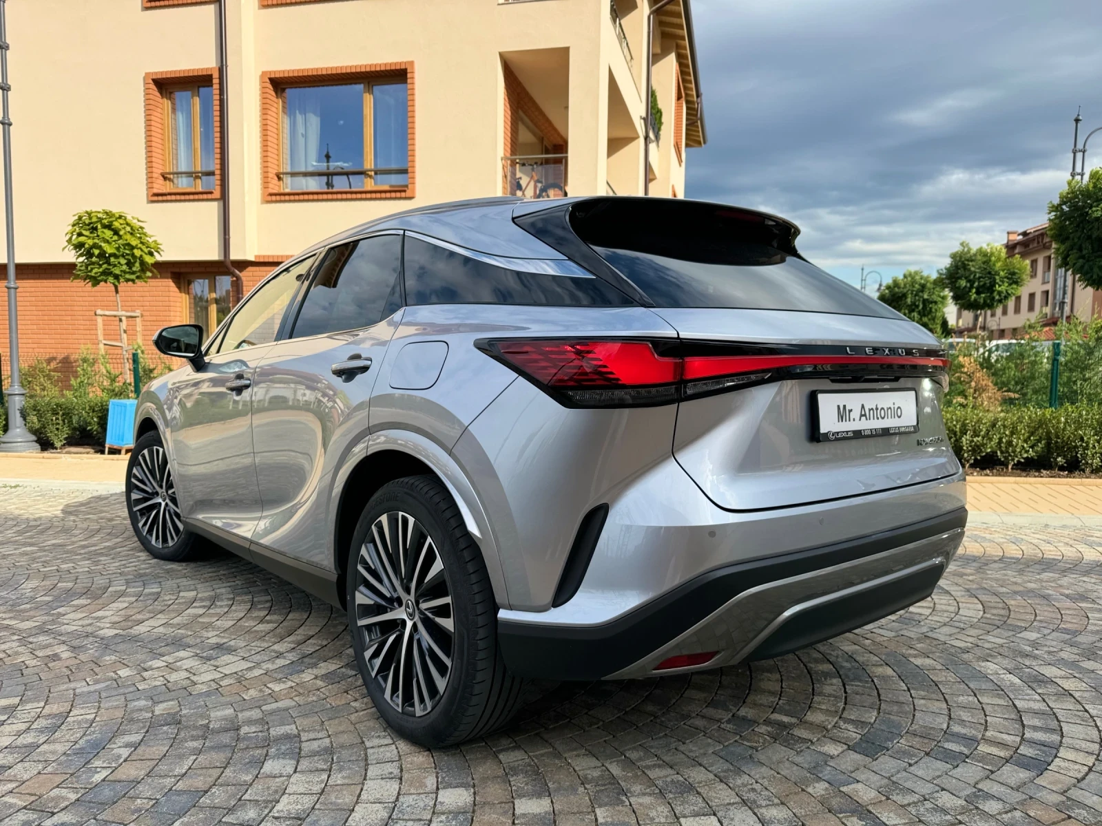 Lexus RX 450h 10 ГОДИНИ ГАРАНЦИЯ / Luxury / НАЛИЧЕН / ЕВРОПЕЙСКИ - изображение 5