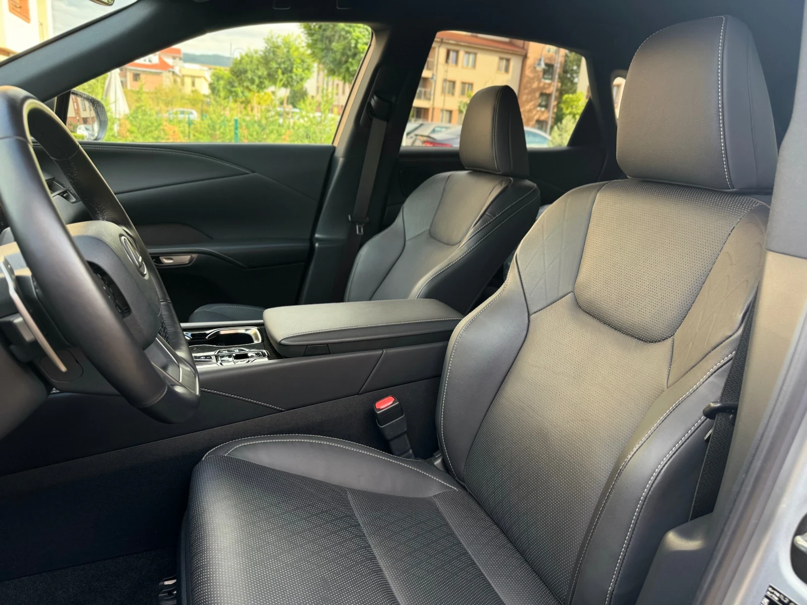 Lexus RX 450h 10 ГОДИНИ ГАРАНЦИЯ / Luxury / НАЛИЧЕН / ЕВРОПЕЙСКИ - изображение 10