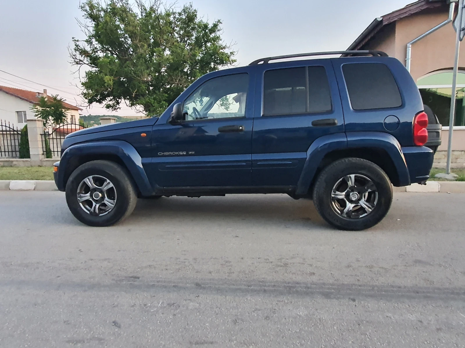 Jeep Cherokee 3.7 212 �� 2003 ������ | Mobile.bg � ����������� 8