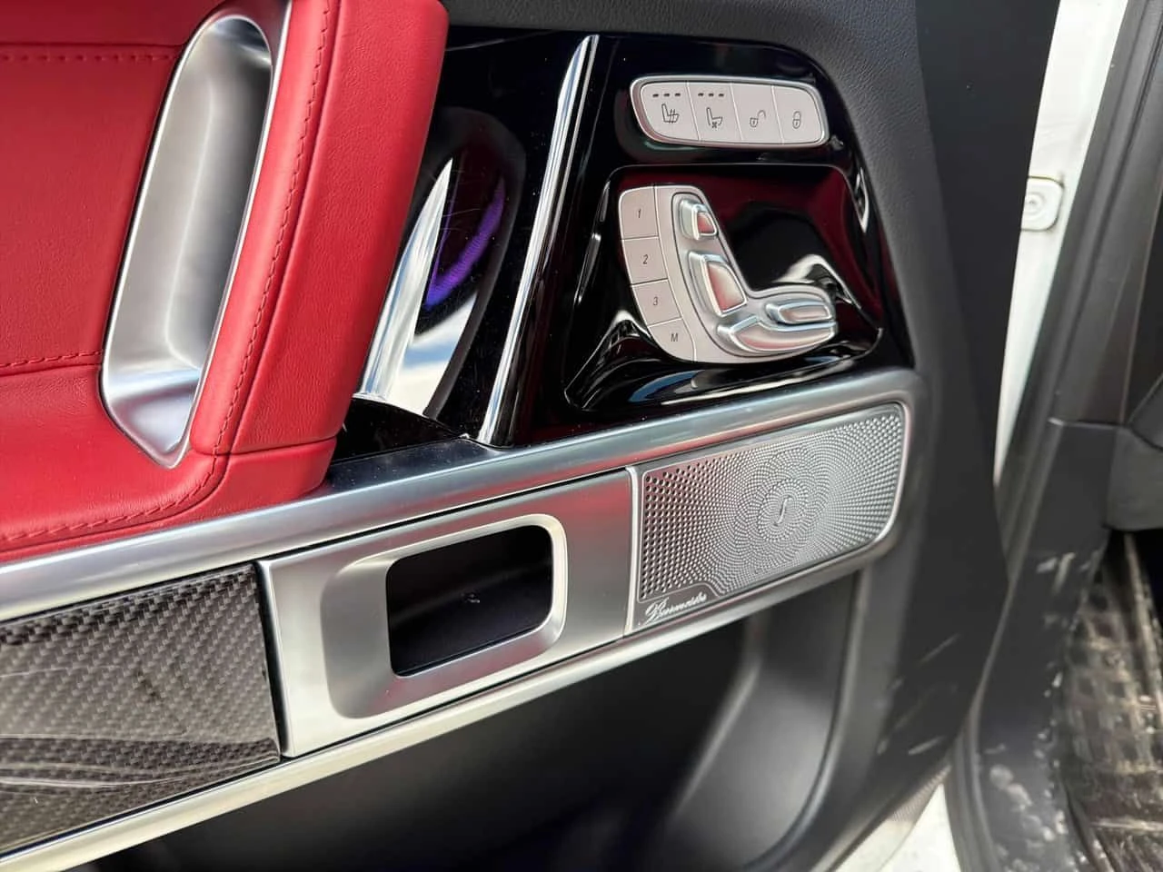 Mercedes-Benz G * AMG 63 * 2 КЛЮЧА* ПАНО* ПОДГРЕВ* KEYLESS* , снимка 10 - Автомобили и джипове - 53757429