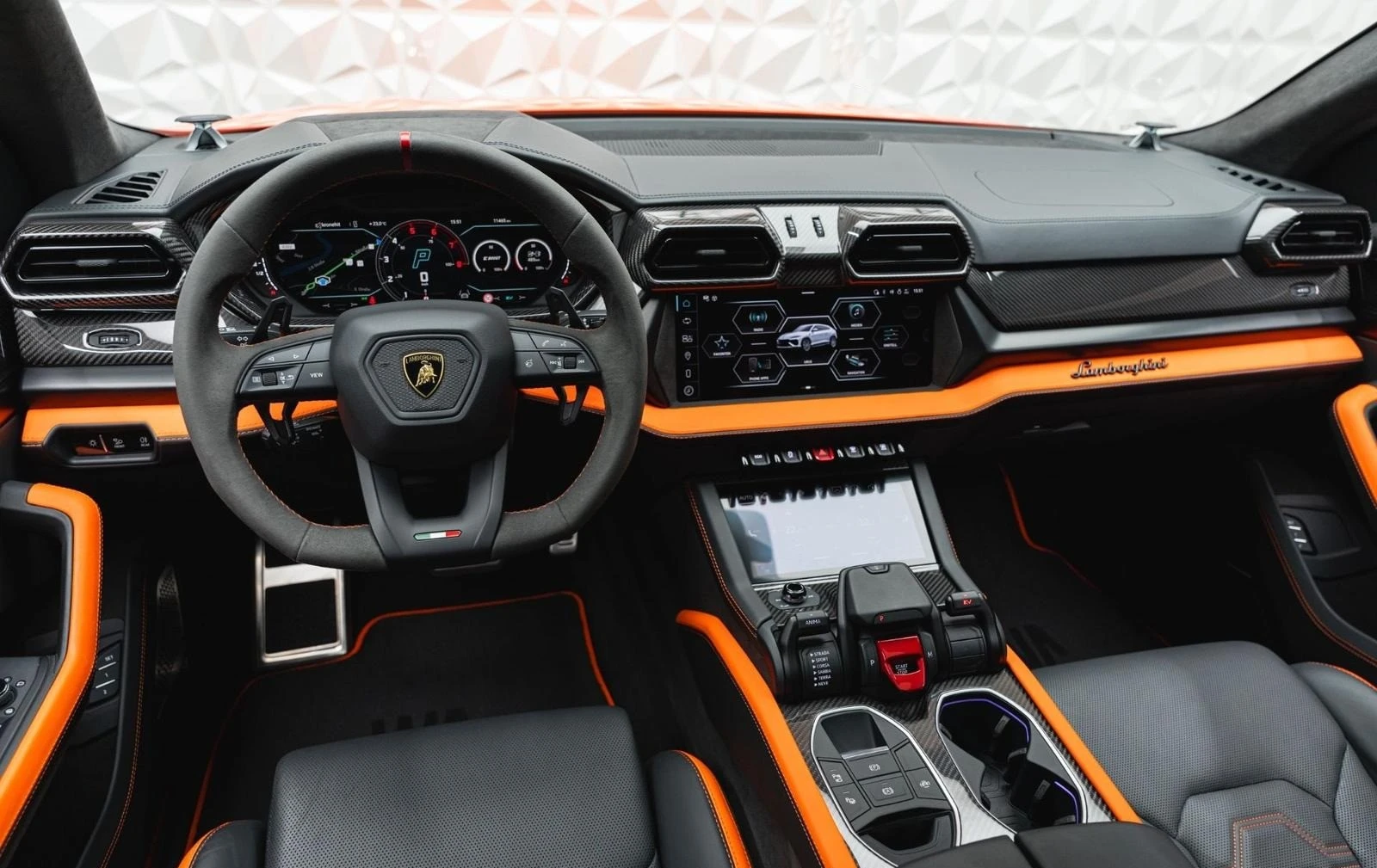 Lamborghini Urus SE/FACELIFT/PLUG-IN/CERAMIC/CARBON/B&O/AD PERSONAM, снимка 13 - Автомобили и джипове - 53812632
