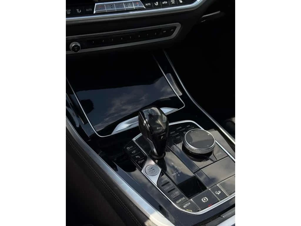 BMW X5 xDrive40i/CARFAХ/ЛАЗЕРИ/360 КАМ/ДИСТРОНИК/ПАНО/, снимка 16 - Автомобили и джипове - 54125214