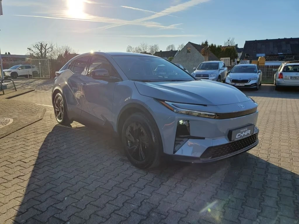 Toyota C-HR + 