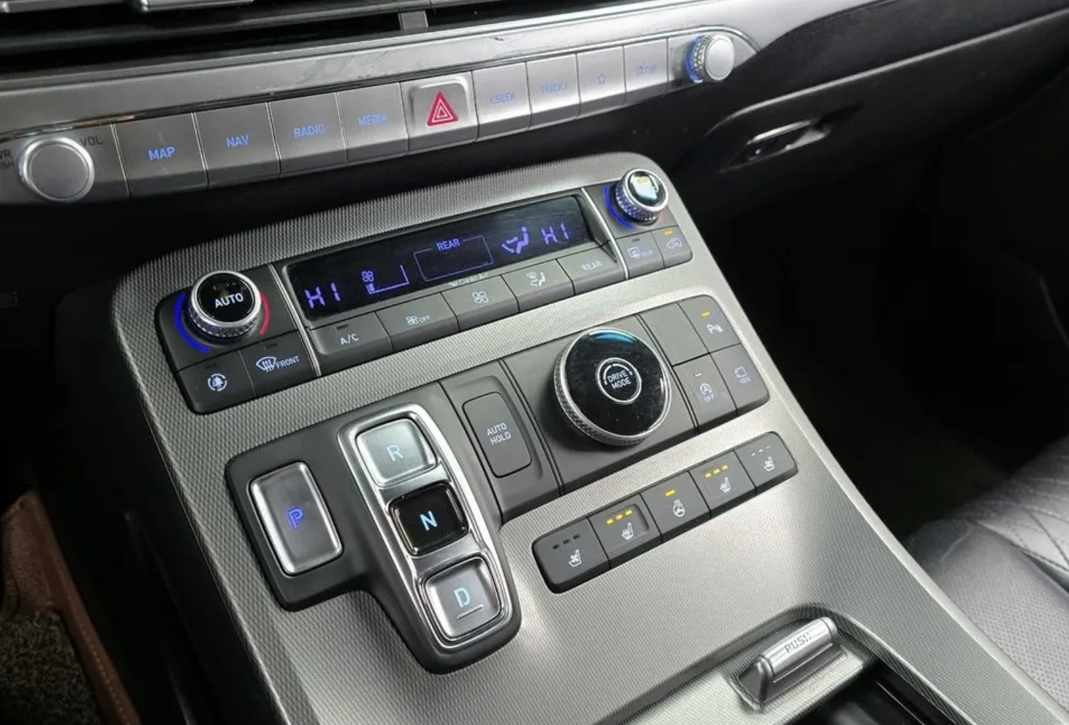 Hyundai Palisade AWD* 7МЕСТЕН* ПОДГРЕВ* КАМЕРА* KEYLESS* , снимка 9 - Автомобили и джипове - 54197882