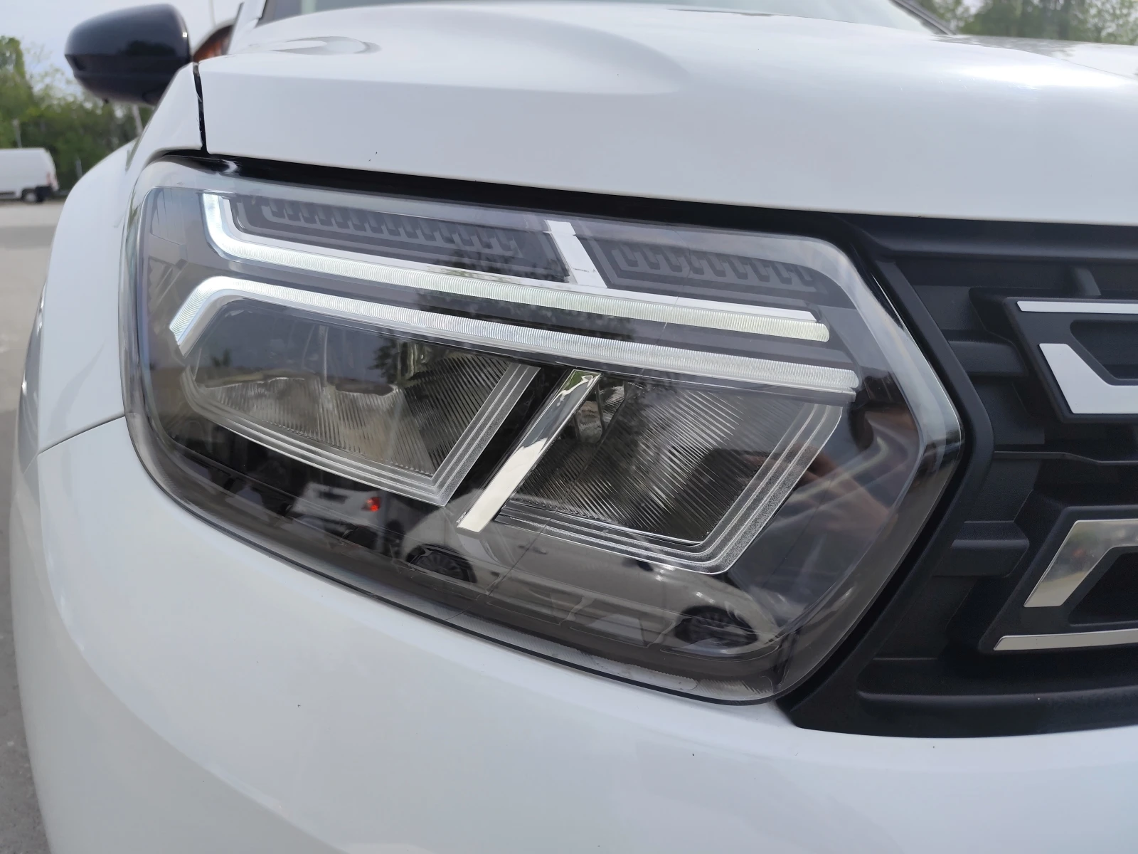 Dacia Duster 1.5DCi* 4X4* EURO6D* LED* CARPLAY* , снимка 16 - Автомобили и джипове - 54464035