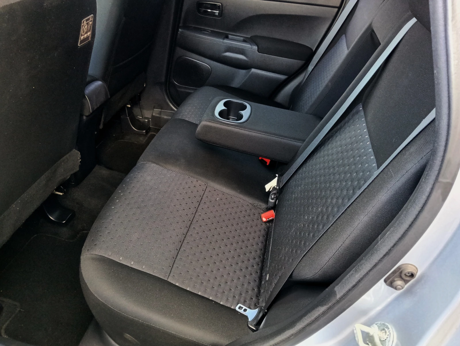 Mitsubishi ASX 1.8DI-D, снимка 7 - Автомобили и джипове - 54960176