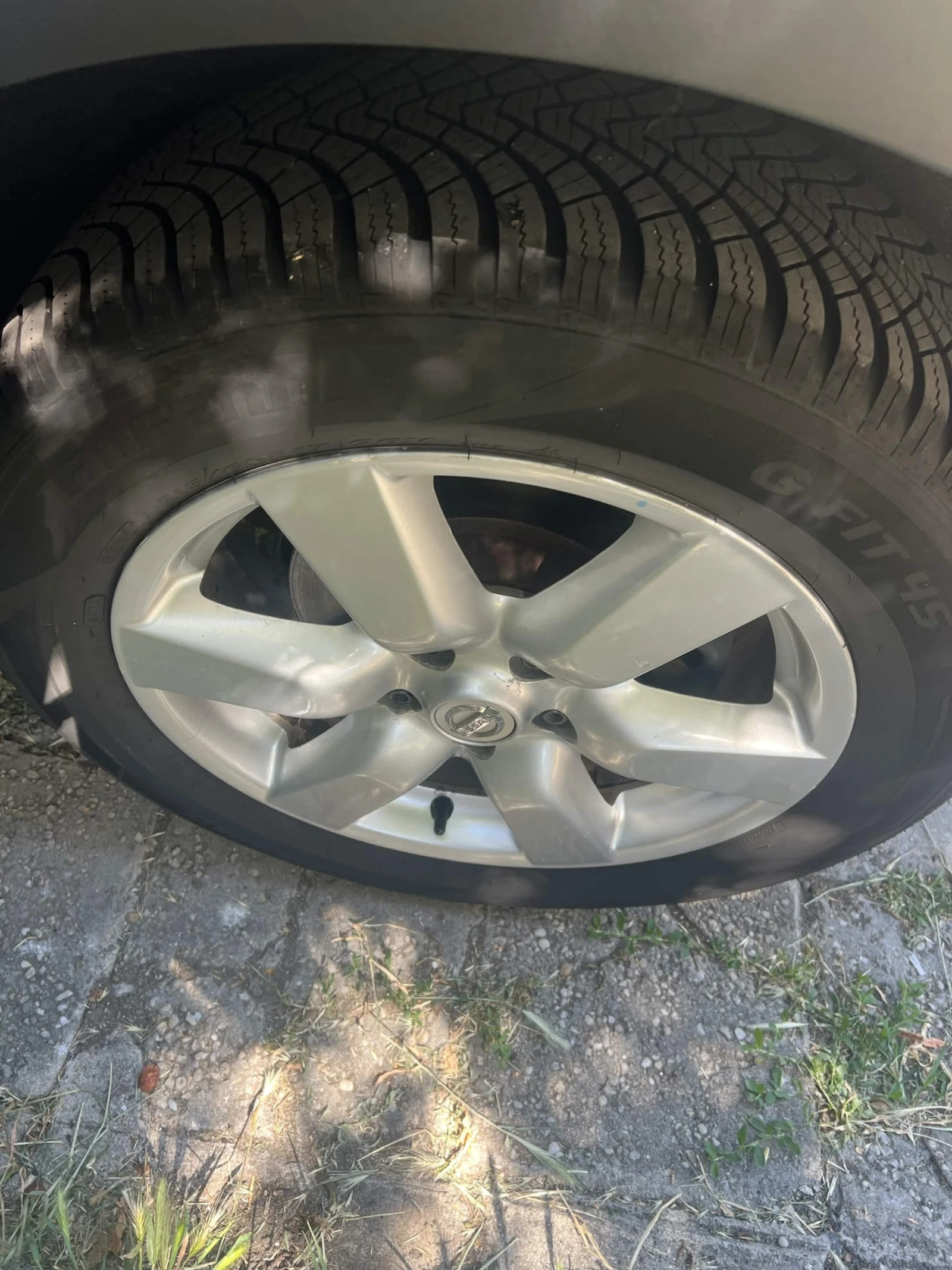 Nissan Qashqai, снимка 8 - Автомобили и джипове - 55120306