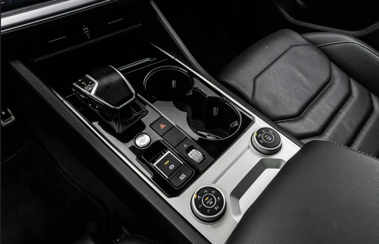 VW Touareg R ehybrid , снимка 11 - Автомобили и джипове - 55523256
