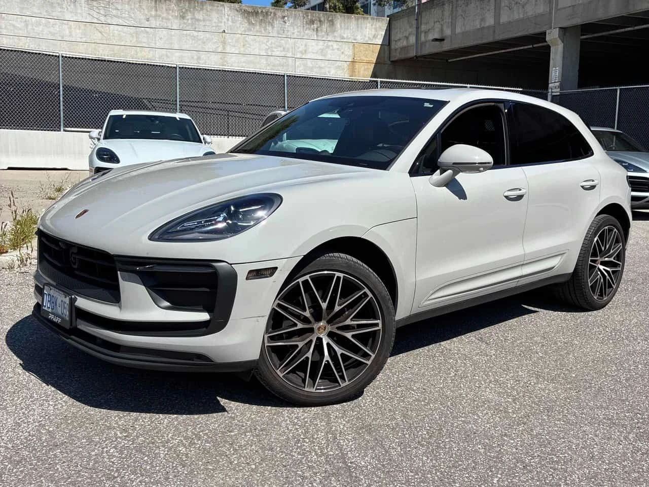 Porsche Macan DISTRONIC* BOSE* ОБДУХВАНЕ* , снимка 2 - Автомобили и джипове - 55573330