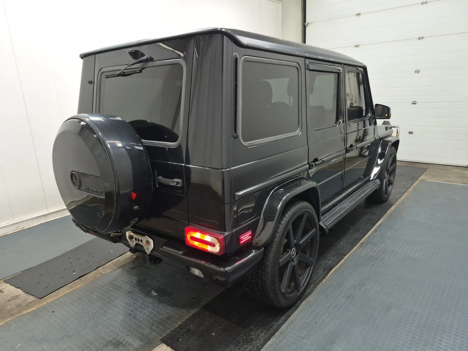 Mercedes-Benz G 63 AMG 4MATIC* ОБДУХ* ИСТОРИЯ* МАЛКИ ЗАБЕЛЕЖКИ, снимка 3 - Автомобили и джипове - 56182754