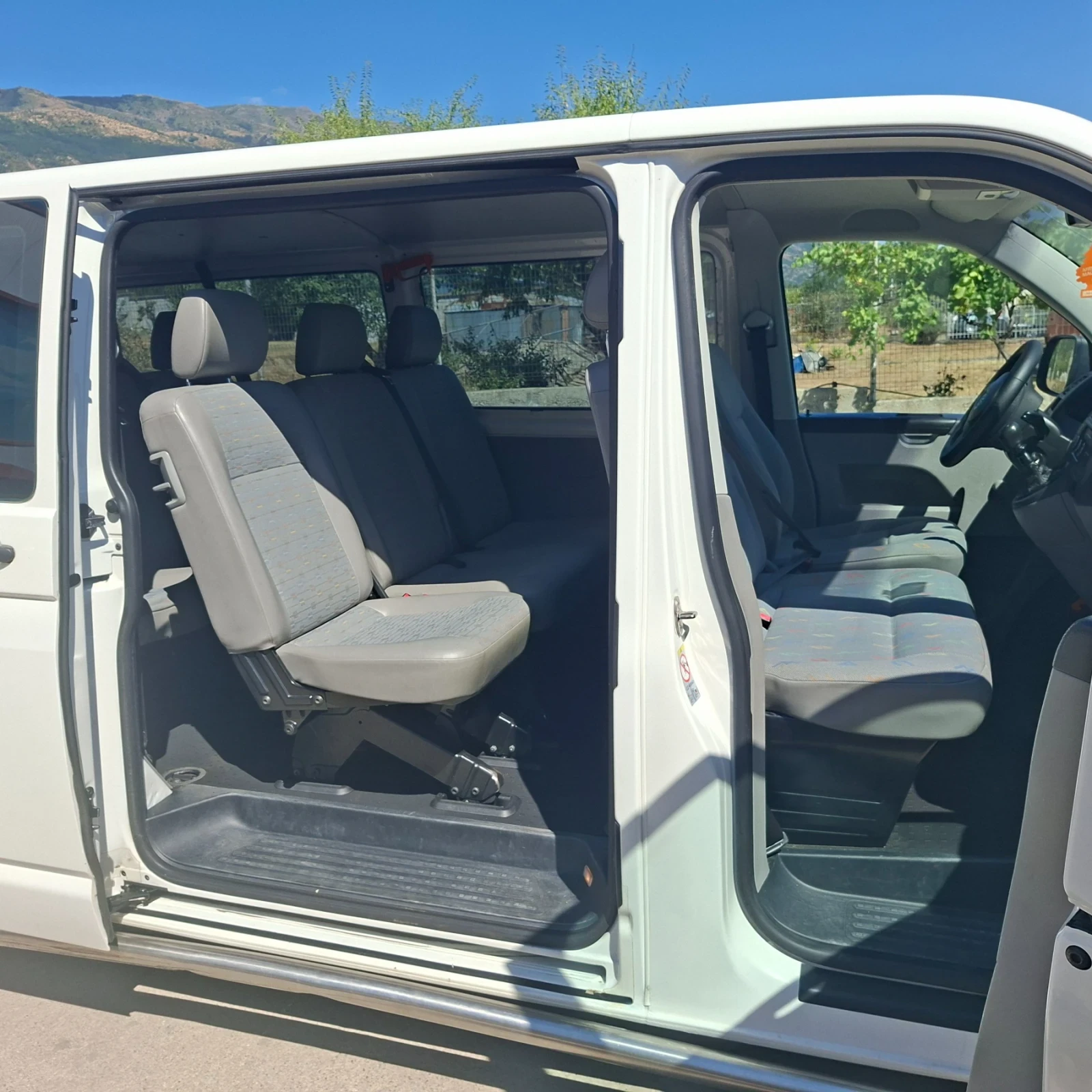 VW T5 2.0 TDI KLIMA LANG 9MESTA, снимка 7 - Бусове и автобуси - 55694626
