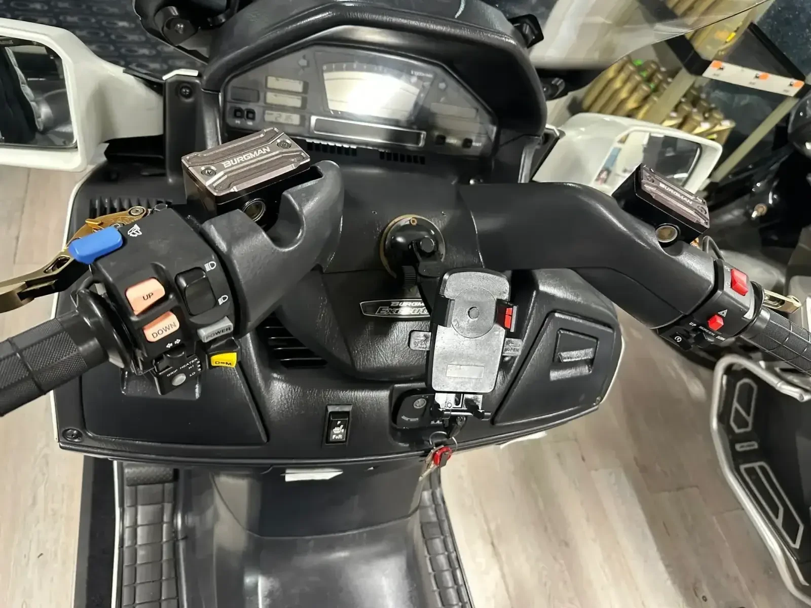 Suzuki Burgman Executive ABS 2010г. - изображение 2