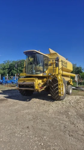 Комбайн New Holland TX 66, снимка 12