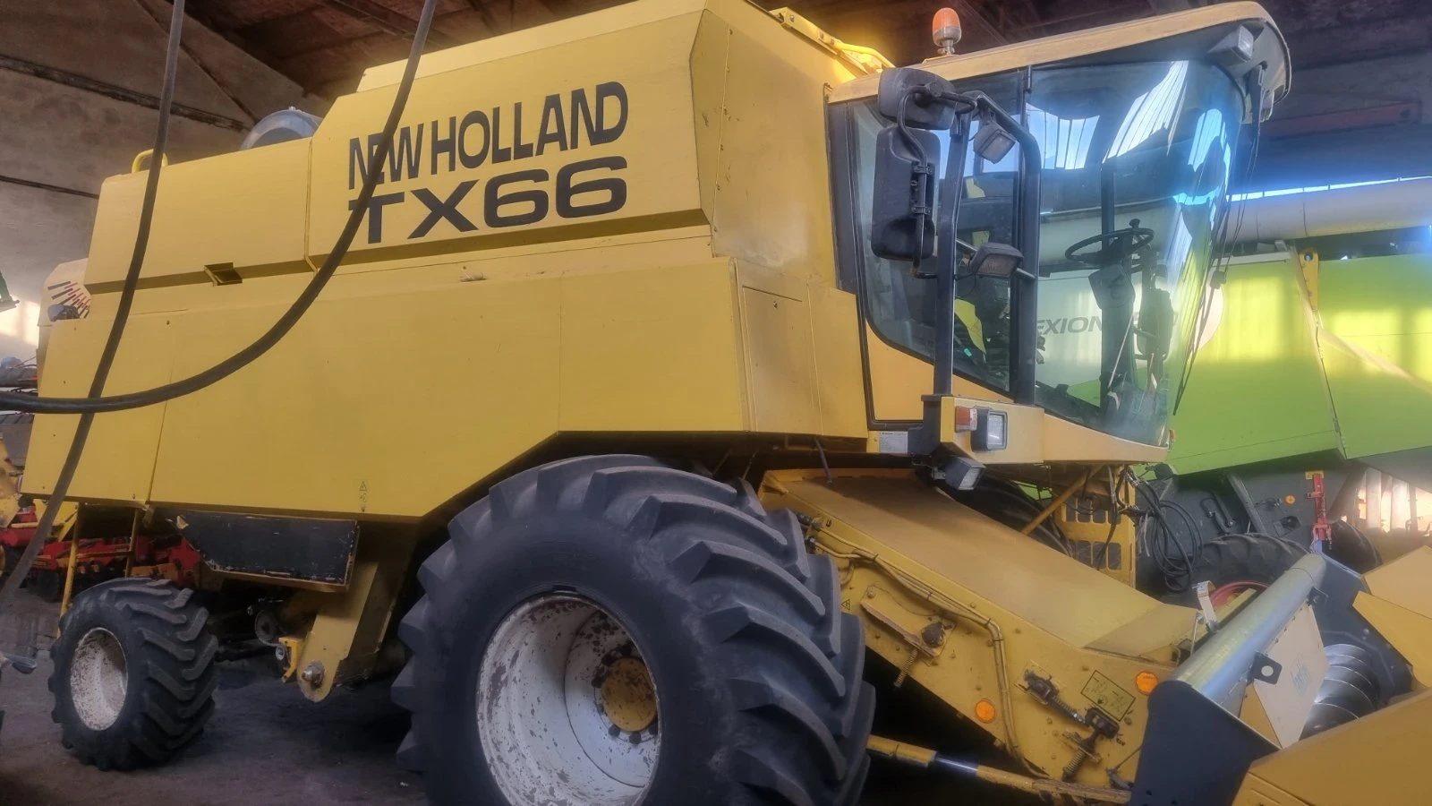 Комбайн New Holland TX 66, снимка 9 - Селскостопанска техника - 56194383