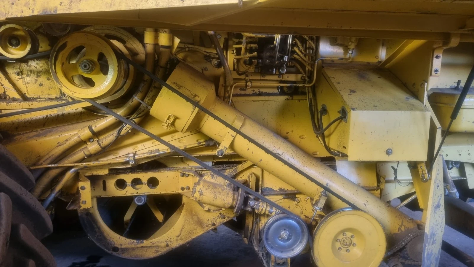 Комбайн New Holland TX 66
