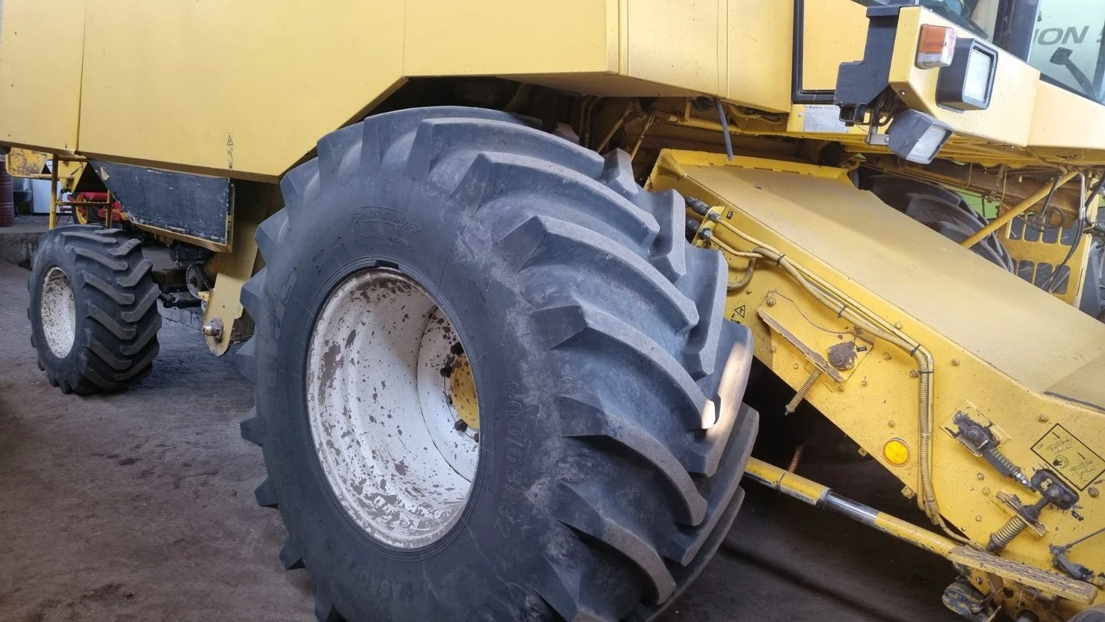 Комбайн New Holland TX 66, снимка 13 - Селскостопанска техника - 56194383