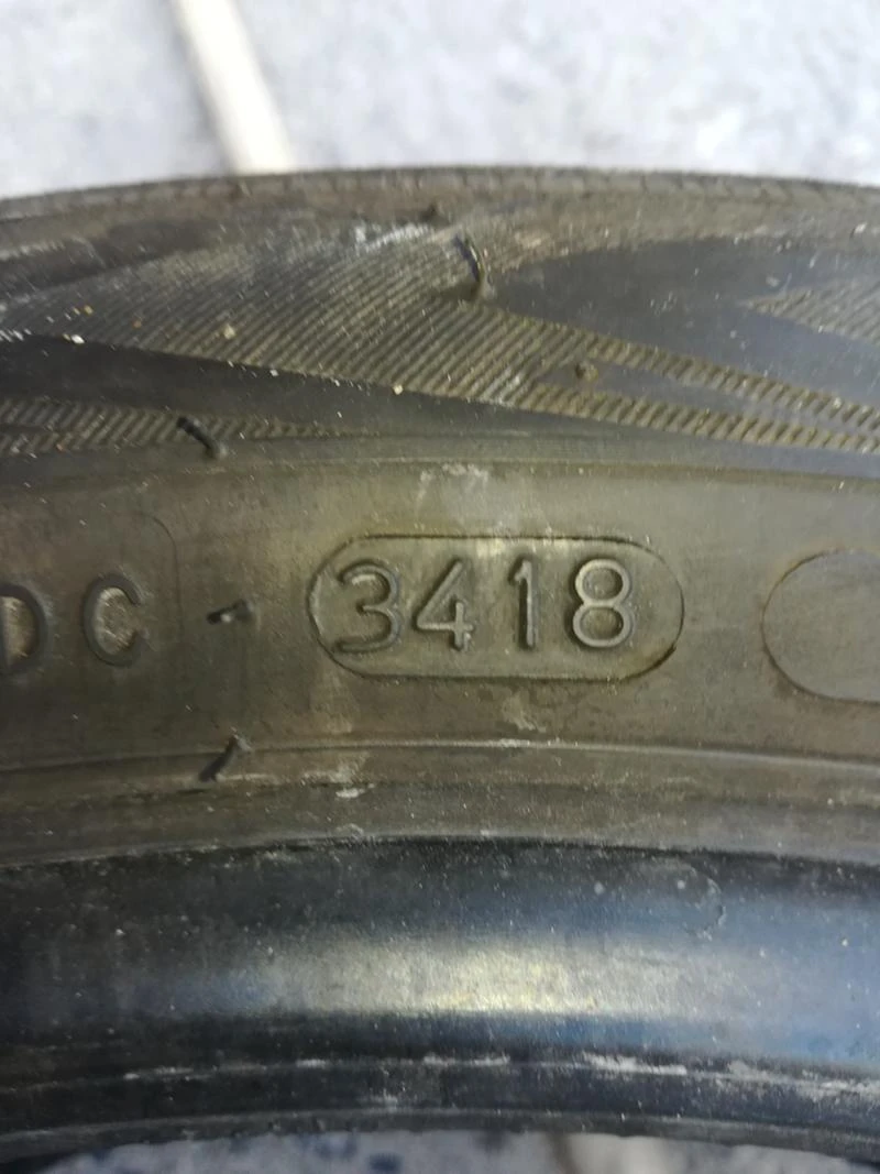 Гуми Зимни 205/50R17, снимка 6 - Гуми и джанти - 29984052