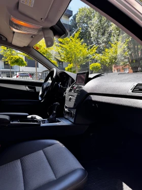 Mercedes-Benz C 220, снимка 11