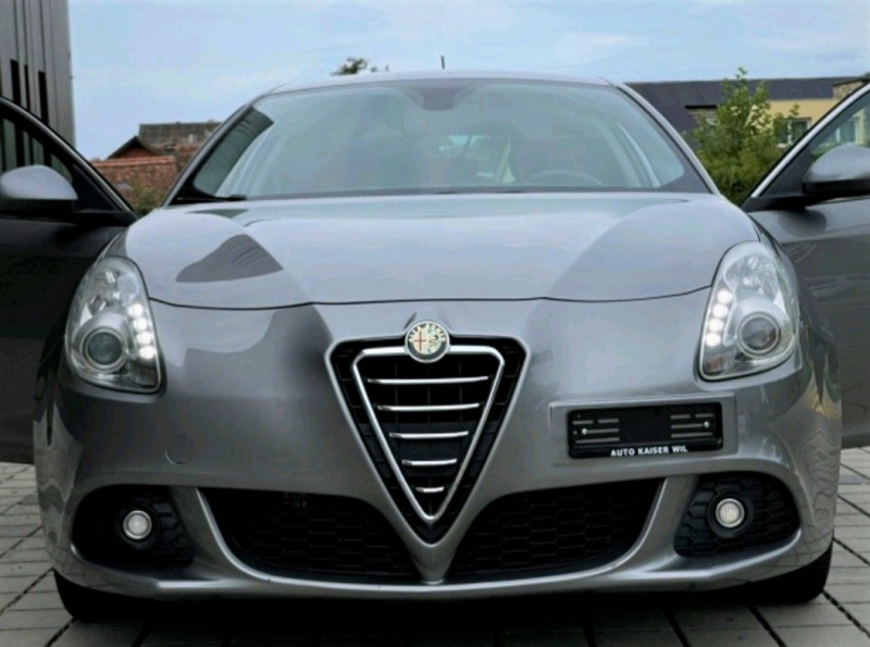 Alfa Romeo Giulietta 1.4 T Distinctive (Limousine), снимка 6 - Автомобили и джипове - 38168560