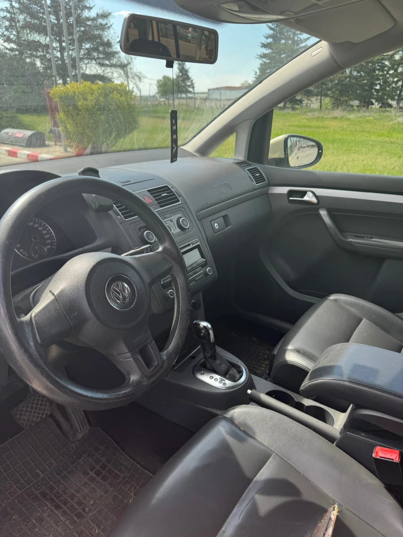 VW Touran 1.6, снимка 5 - Автомобили и джипове - 48047207