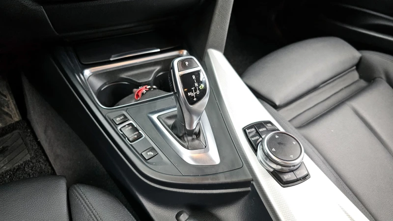 BMW 320 M-Performance EDITION autogeorge.com, снимка 8 - Автомобили и джипове - 52834736