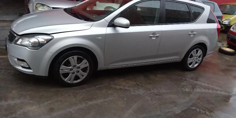 Kia Ceed 1.6crdi face 4br, снимка 4 - Автомобили и джипове - 47491891