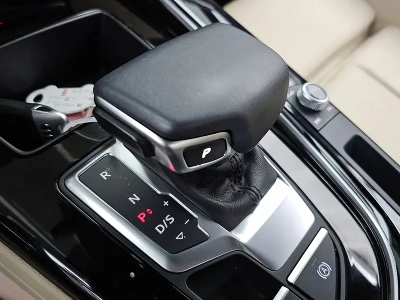 Audi A5 2.0 TDI Quattro, снимка 9 - Автомобили и джипове - 55013094