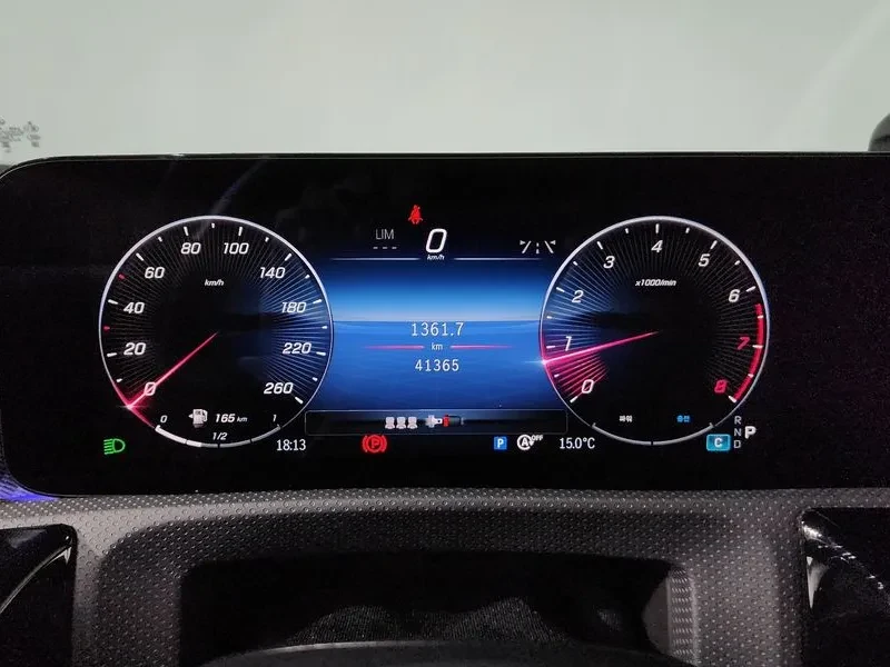 Mercedes-Benz A 220 Sedan, снимка 16 - Автомобили и джипове - 56084190