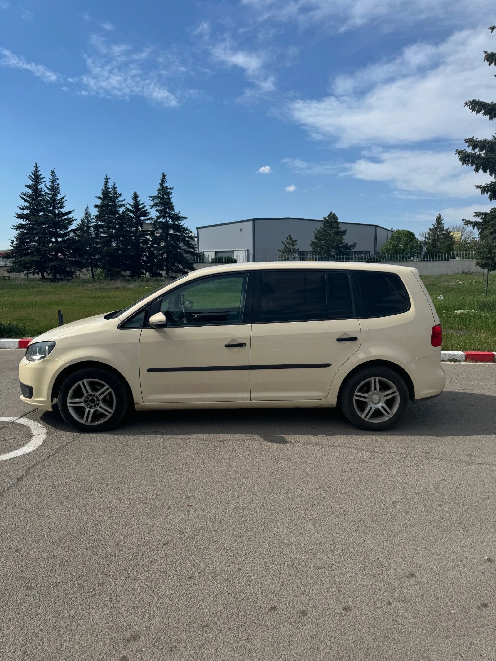 VW Touran 1.6 - изображение 4