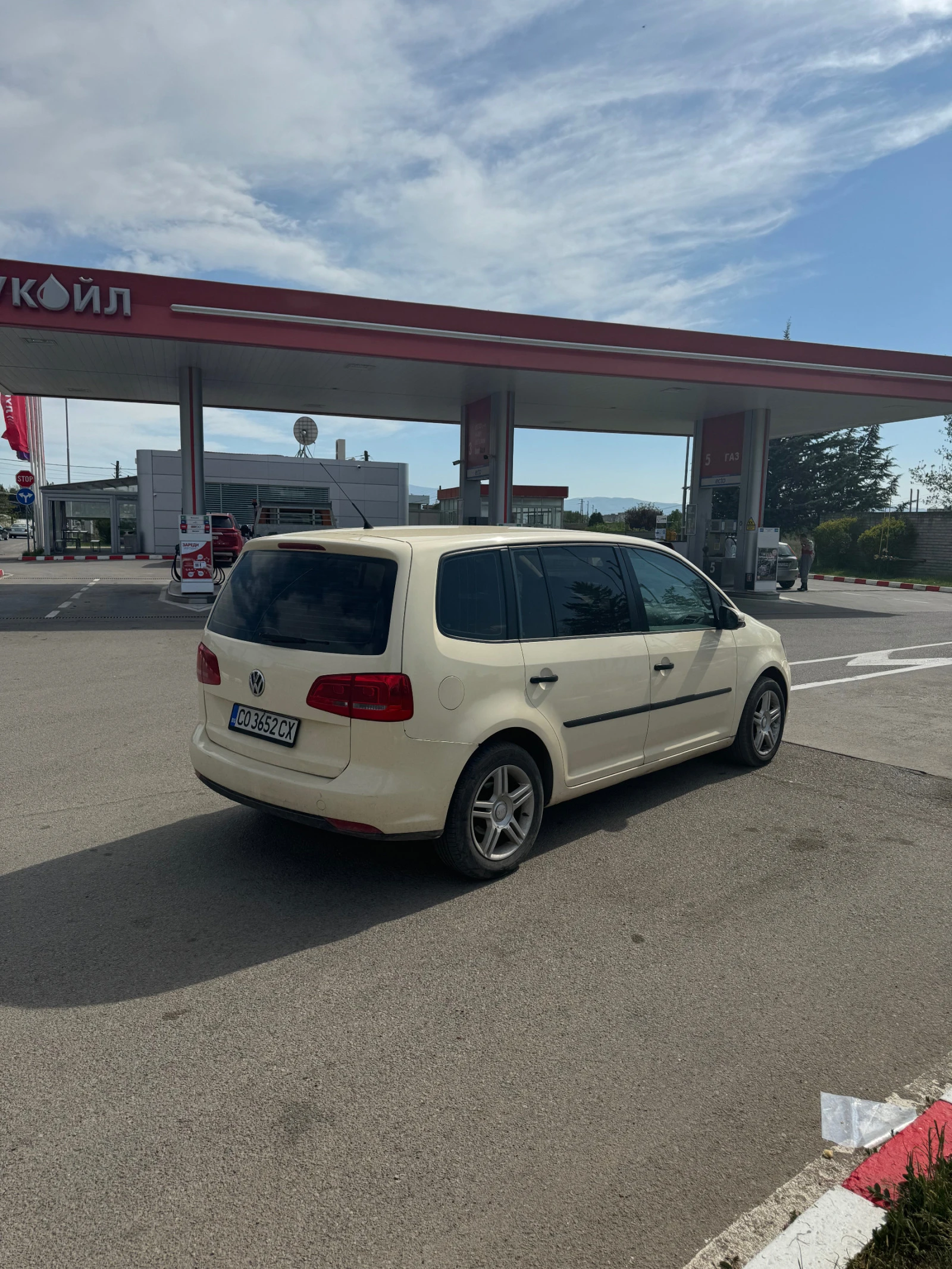 VW Touran 1.6 - изображение 2