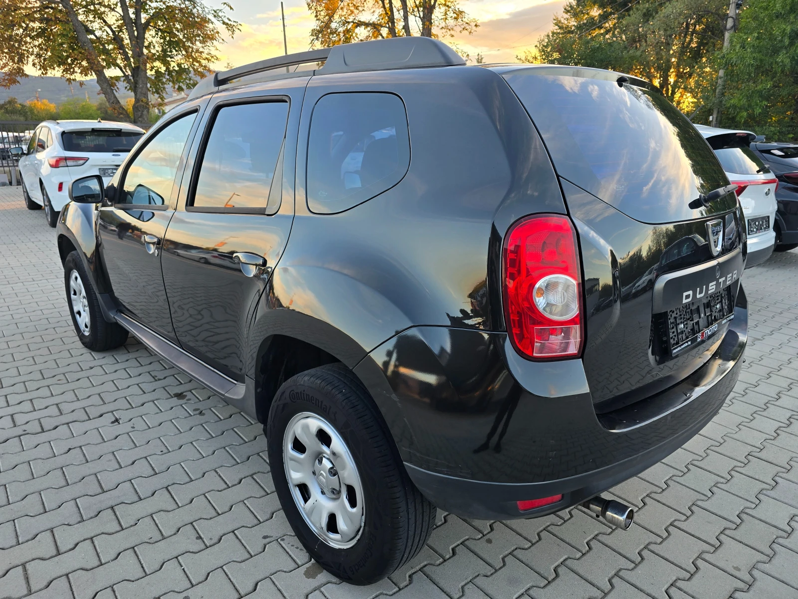 Dacia Duster 1.6 Бензин-Газ, само 110000км.! - изображение 3