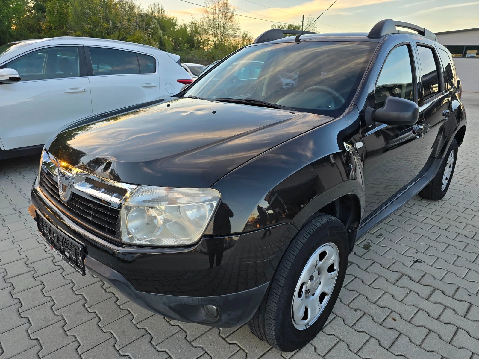 Dacia Duster 1.6 Бензин-Газ, само 110000км.! - изображение 5