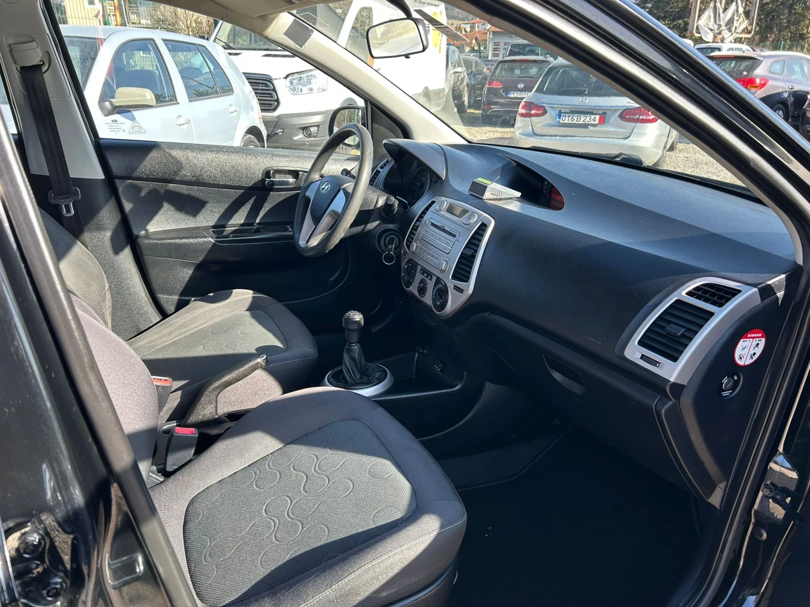 Hyundai I20, снимка 11 - Автомобили и джипове - 53847224